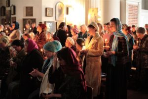 Православная молитва в храме