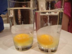 Как самостоятельно проверить порчу яйцом