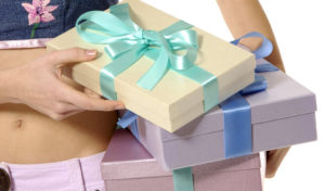 Полезный подарок или что подарить девушке на 27 лет?