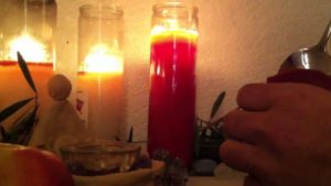 Самостоятельный приворот на красной свече