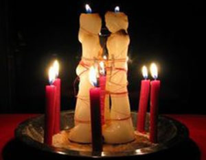 Сильный приворот на две венчальные свечи