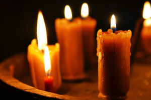 Сильный приворот на 2 церковных свечах